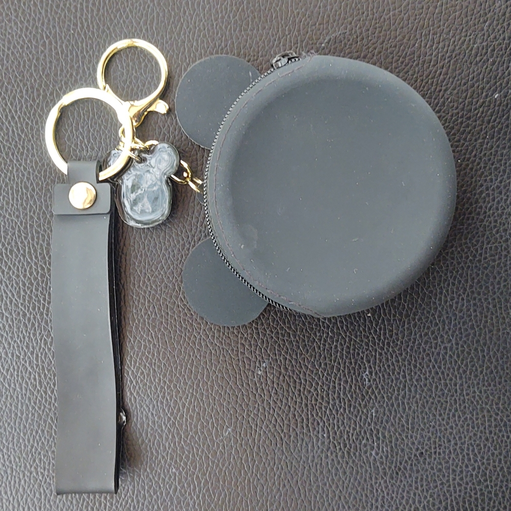 Disney Wallet with Keychain - Picture 2 of 6